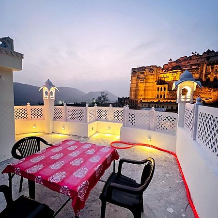 The Palace View Homestay & Restaurant Būndi Екстериор снимка