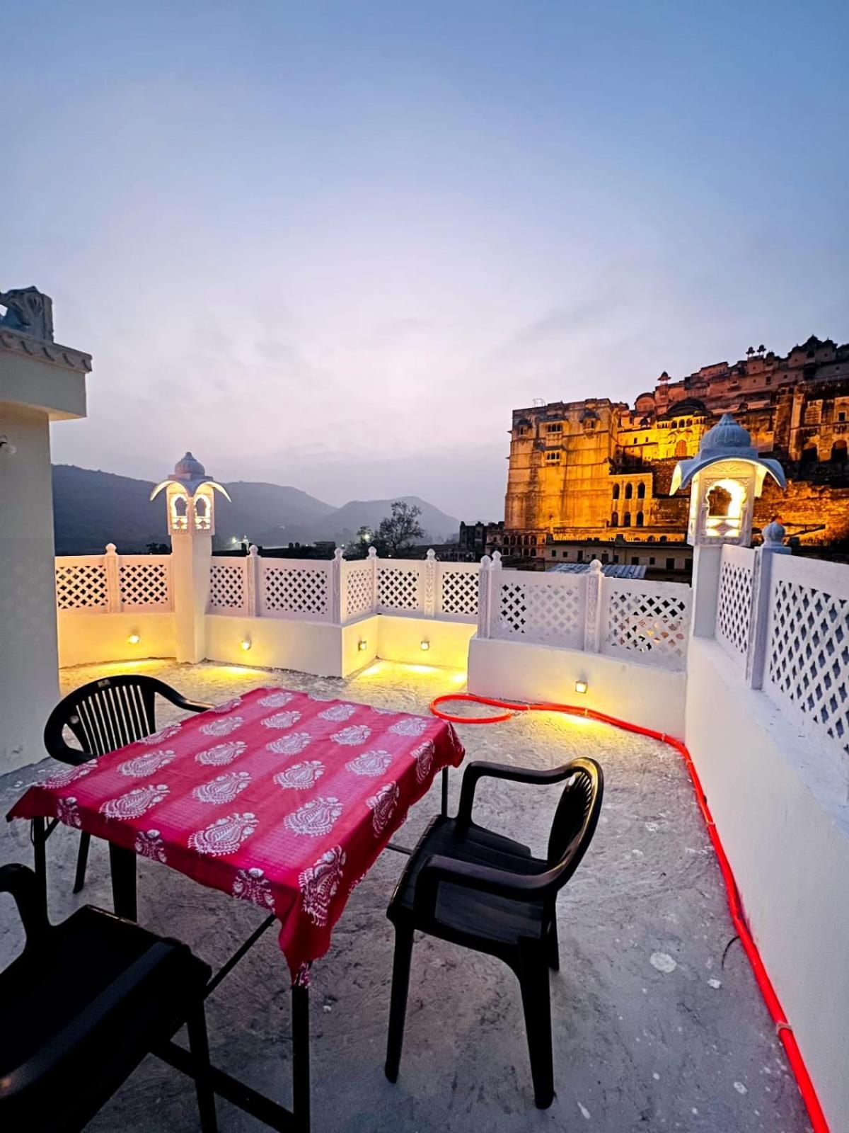The Palace View Homestay & Restaurant Būndi Екстериор снимка